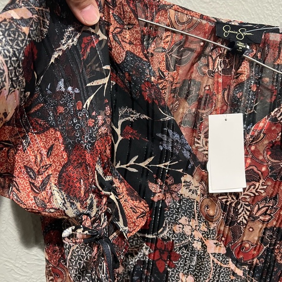 Jessica Simpson Red and Black Floral Blouse Paisley Print Size XS very cute NWT - Picture 2 of 4